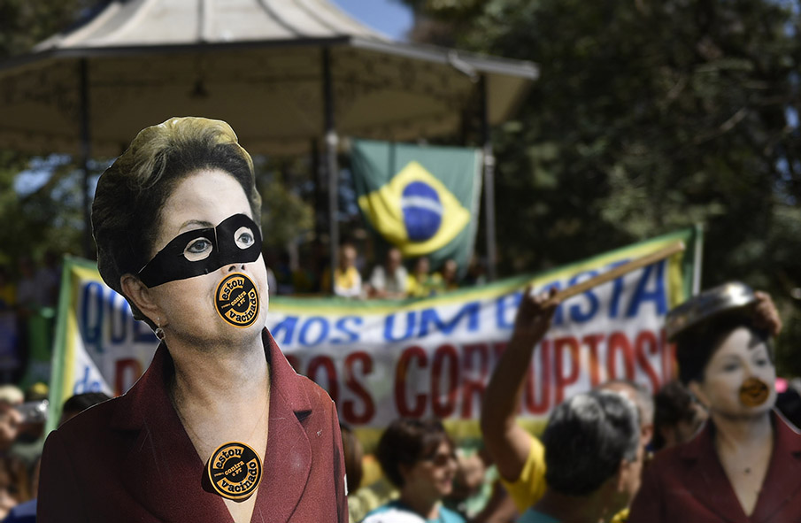 Protesto contra o governo na Praça da Liberdade em Belo Horizonte MG