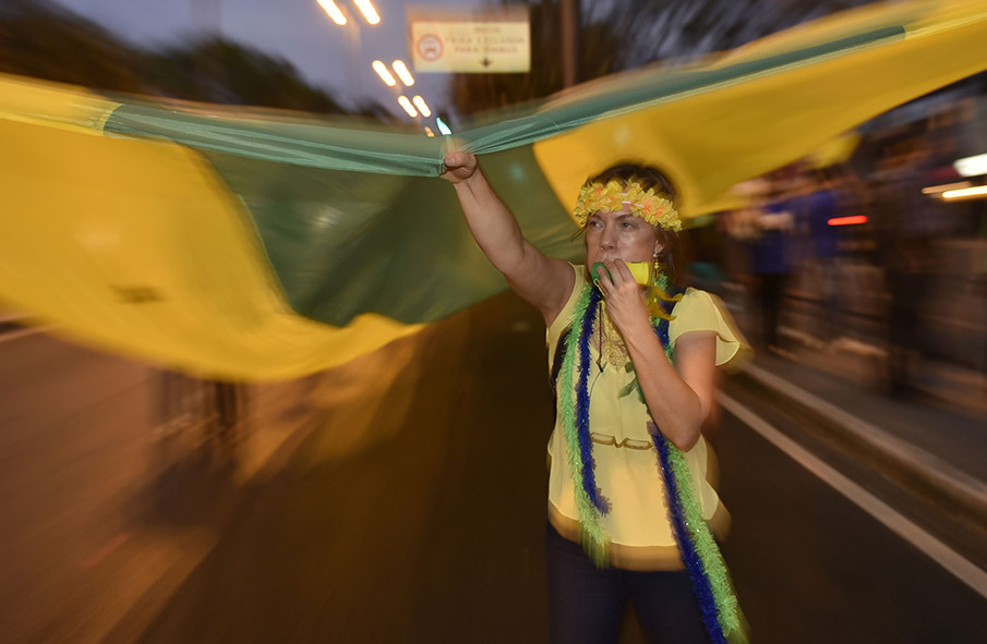 Protesto contra o governo no Chevrolet Hall em Belo Horizonte MG