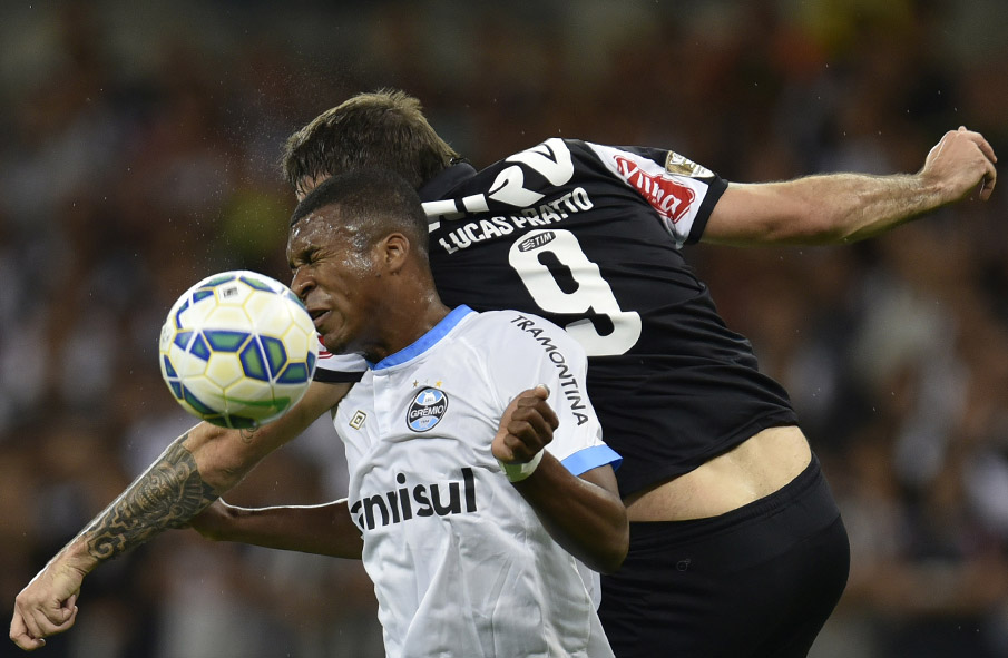 Atlético x Grêmio pelo Campeonato Brasileiro 2015 no Mineirão em Belo Horizonte MG
