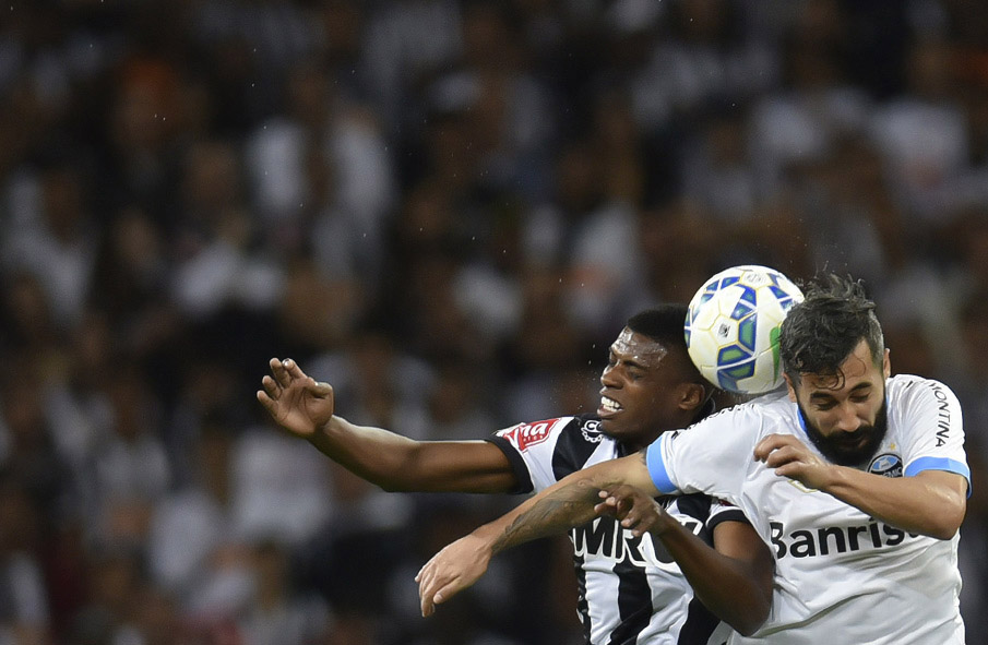 Atlético x Grêmio pelo Campeonato Brasileiro 2015 no Mineirão em Belo Horizonte MG
