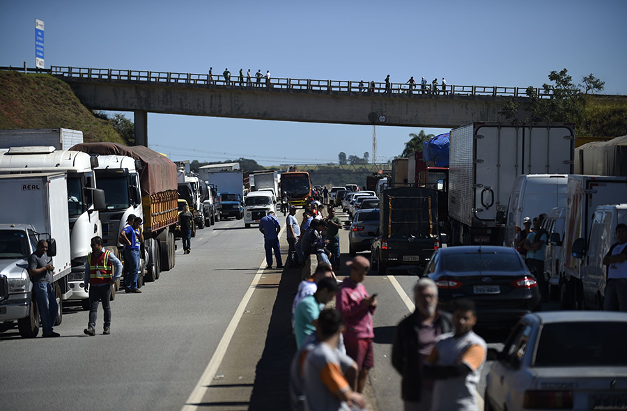 Greve dos caminhoneiros na BR262, Juatuba (MG)