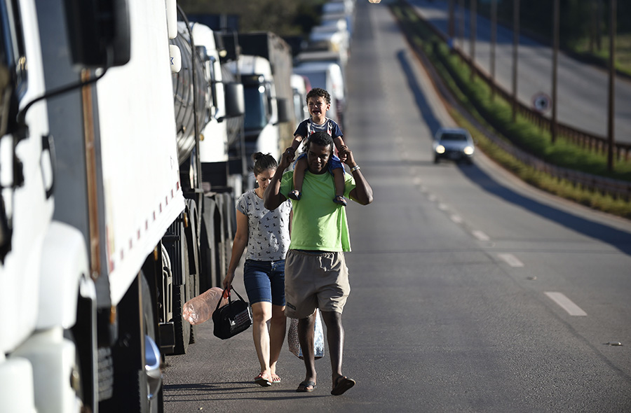 Greve dos caminhoneiros na BR381, Igarapé (MG)