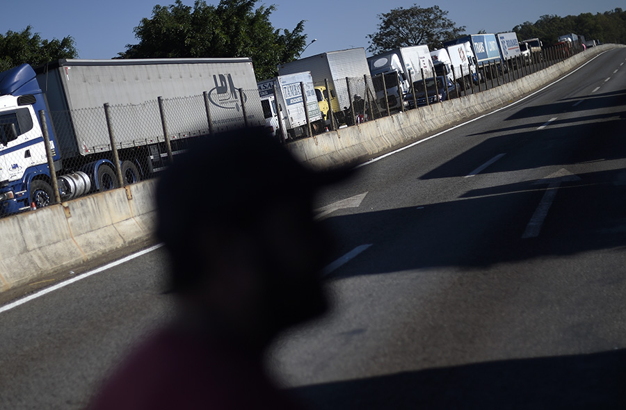 Greve dos caminhoneiros na MG050, Juatuba (MG)