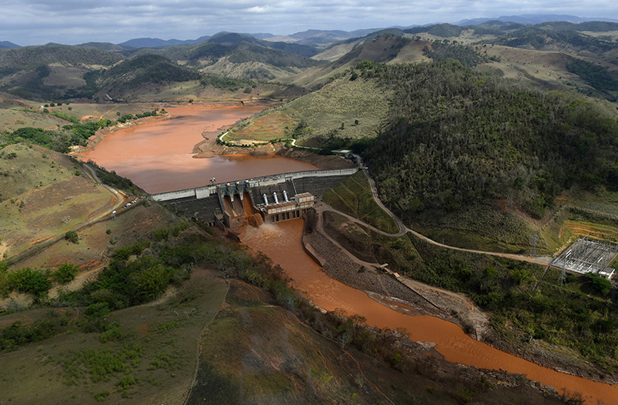 Usina Hidrelétrica Risoleta Neves, formada pelo Rio Doce, entre os municípios de Rio Doce (MG) e Santa Cruz do Escalvado (MG)
