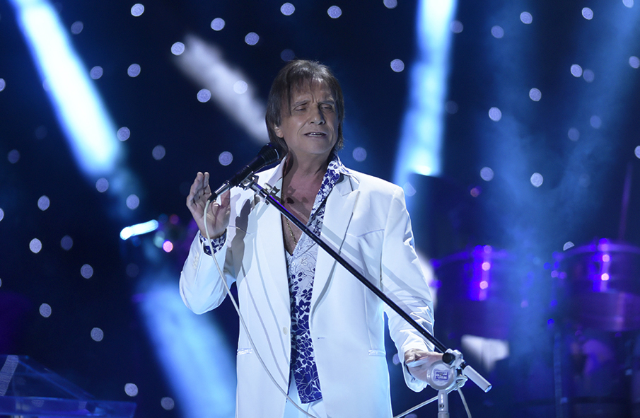 Roberto Carlos durante show no Mineirinho, em Belo Horizonte MG