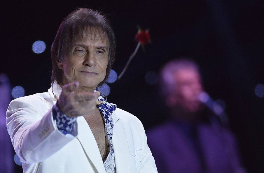 Roberto Carlos durante show no Mineirinho, em Belo Horizonte MG